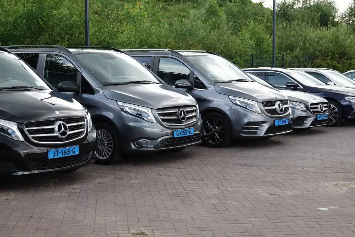 Mercedes Vito taxibussen van Taxi Biezenmortel